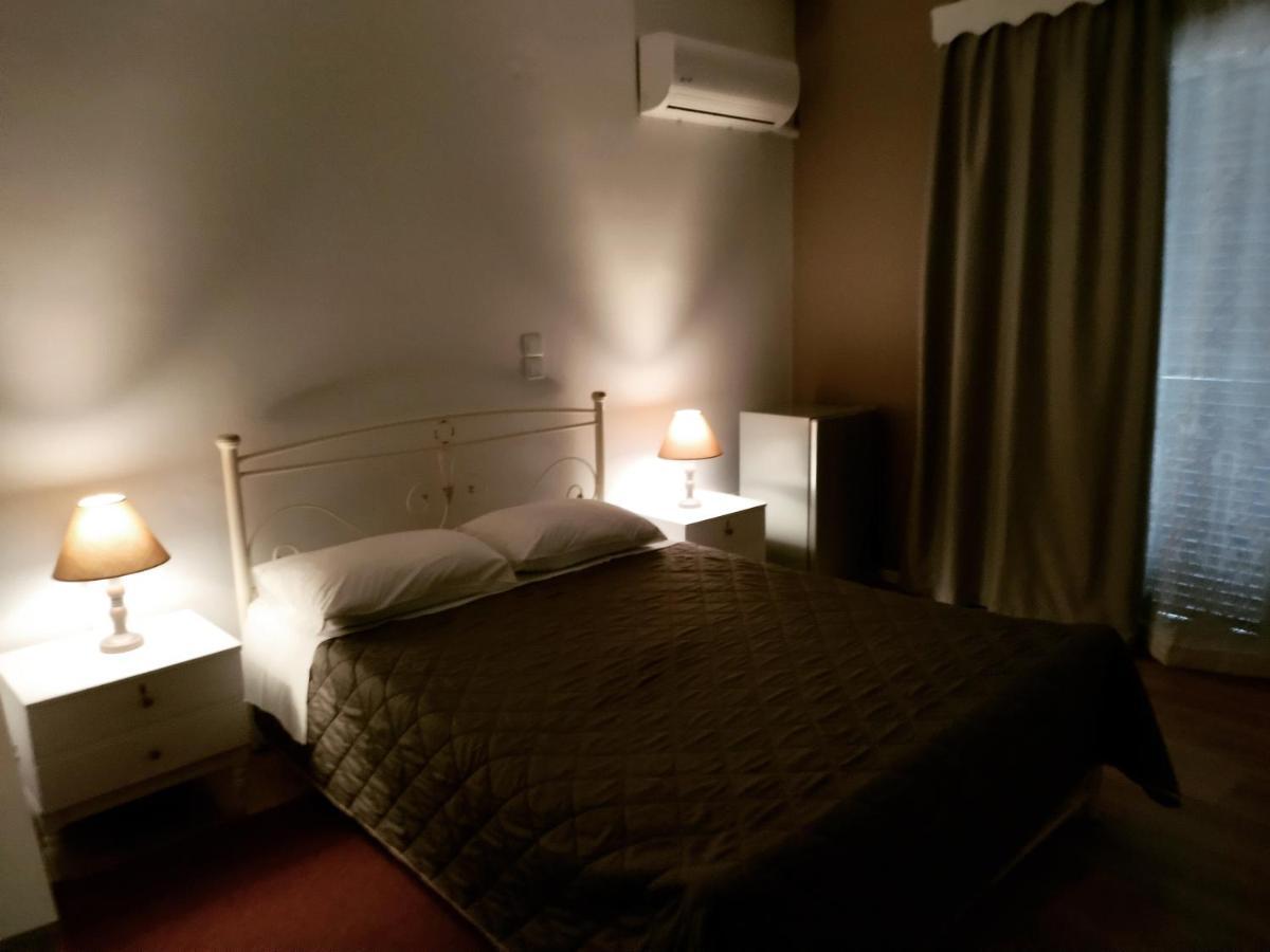 Hotel Διεθνές Zacharo Bagian luar foto